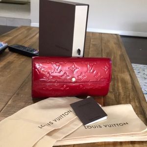 <Sold>LV SARAH MONOGRAM VERNIS- authentic